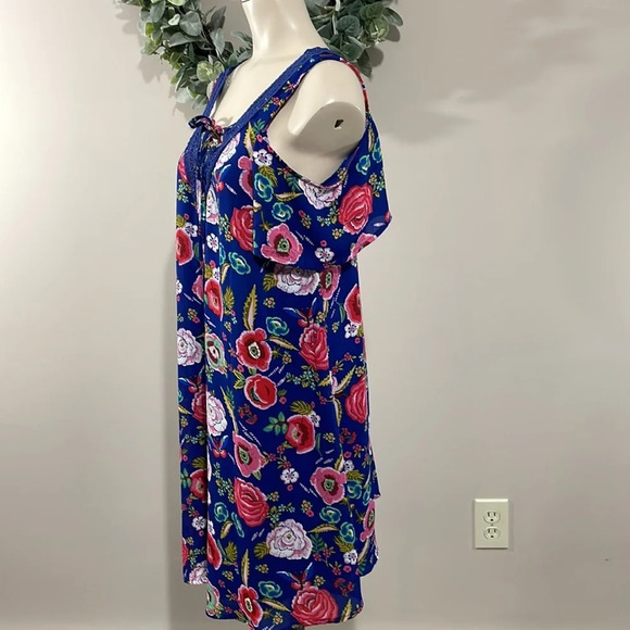 NWOT Jodi Kristopher Blue Floral Cold Shoulder Shift Dress M - Picture 3 of 15